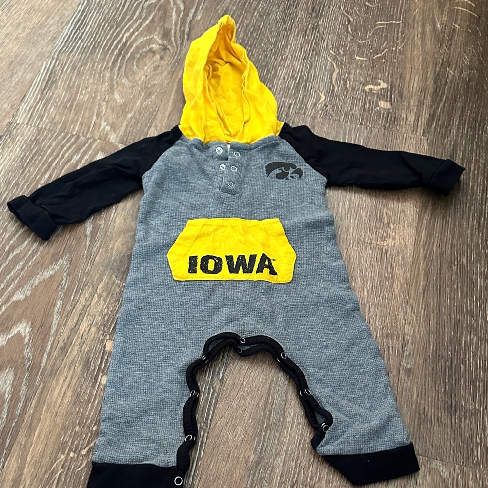 Colosseum Yellow and Gray Hooded Romper